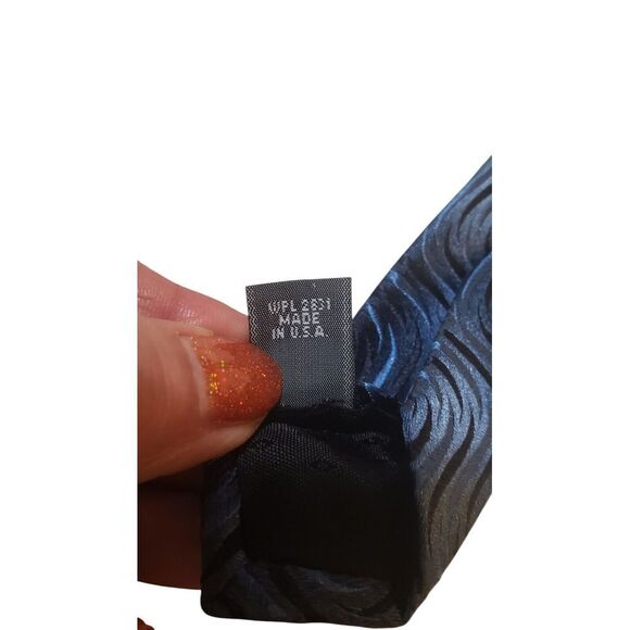 Bugatti Neck Tie Mens Luxury Blue Abstract Silk Business Church Made in USA‎ - Picture 9 of 12